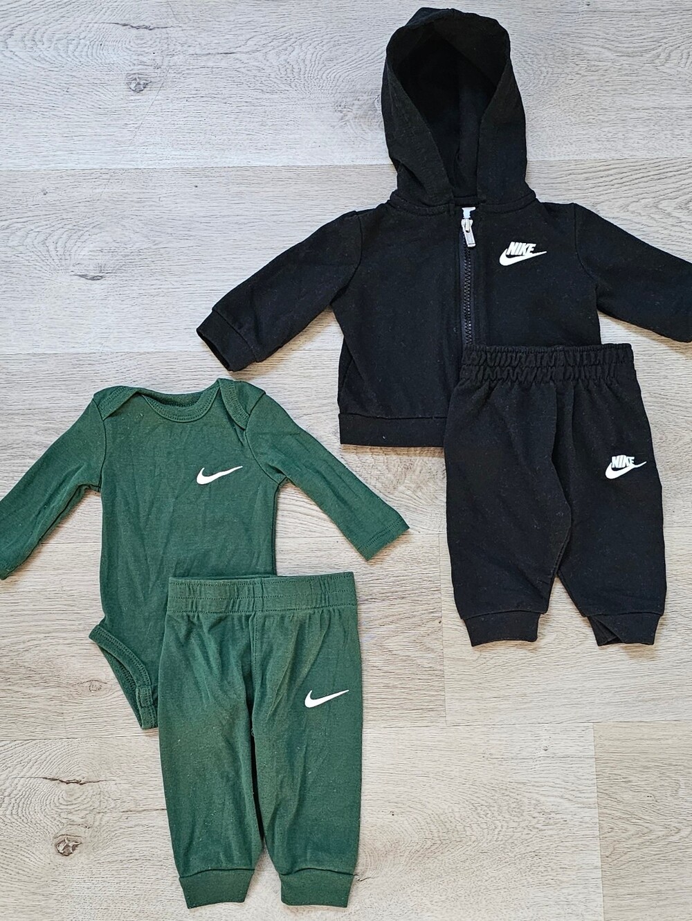 Nike Baby 4 Piece Hoodie Bodysuit Pants Set Black Green Size 3M